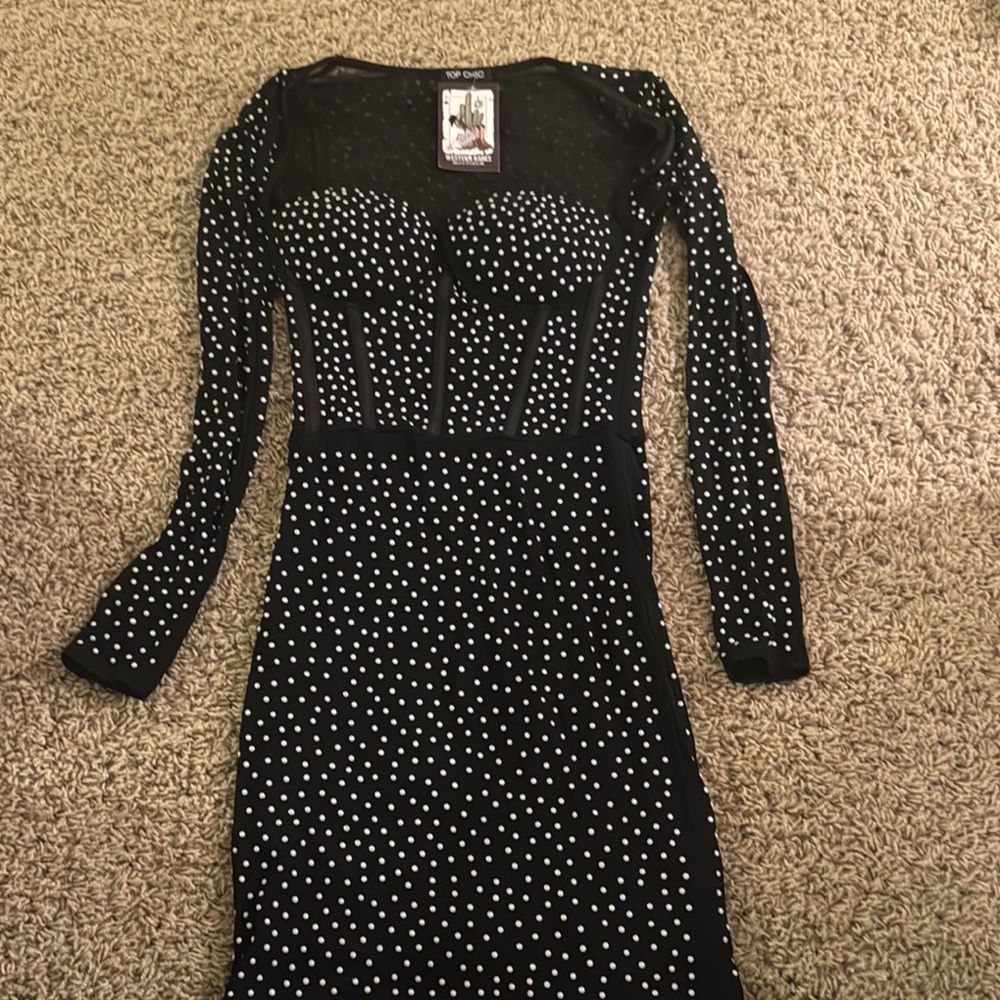 Black and White Bodycon Mini Dress with Sweetheart Neckline